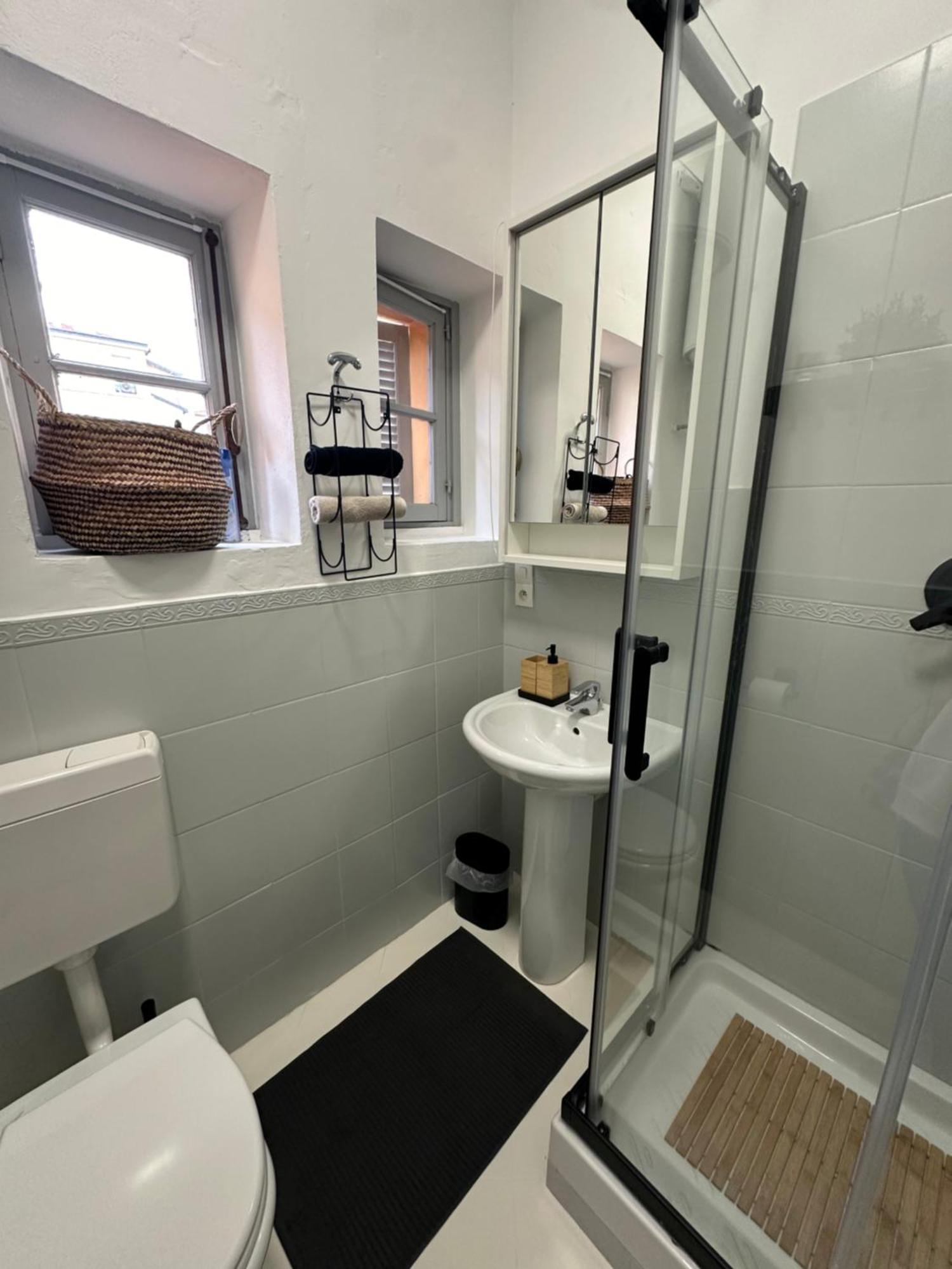 Villarey Home - Central Apartment In Ментона Экстерьер фото