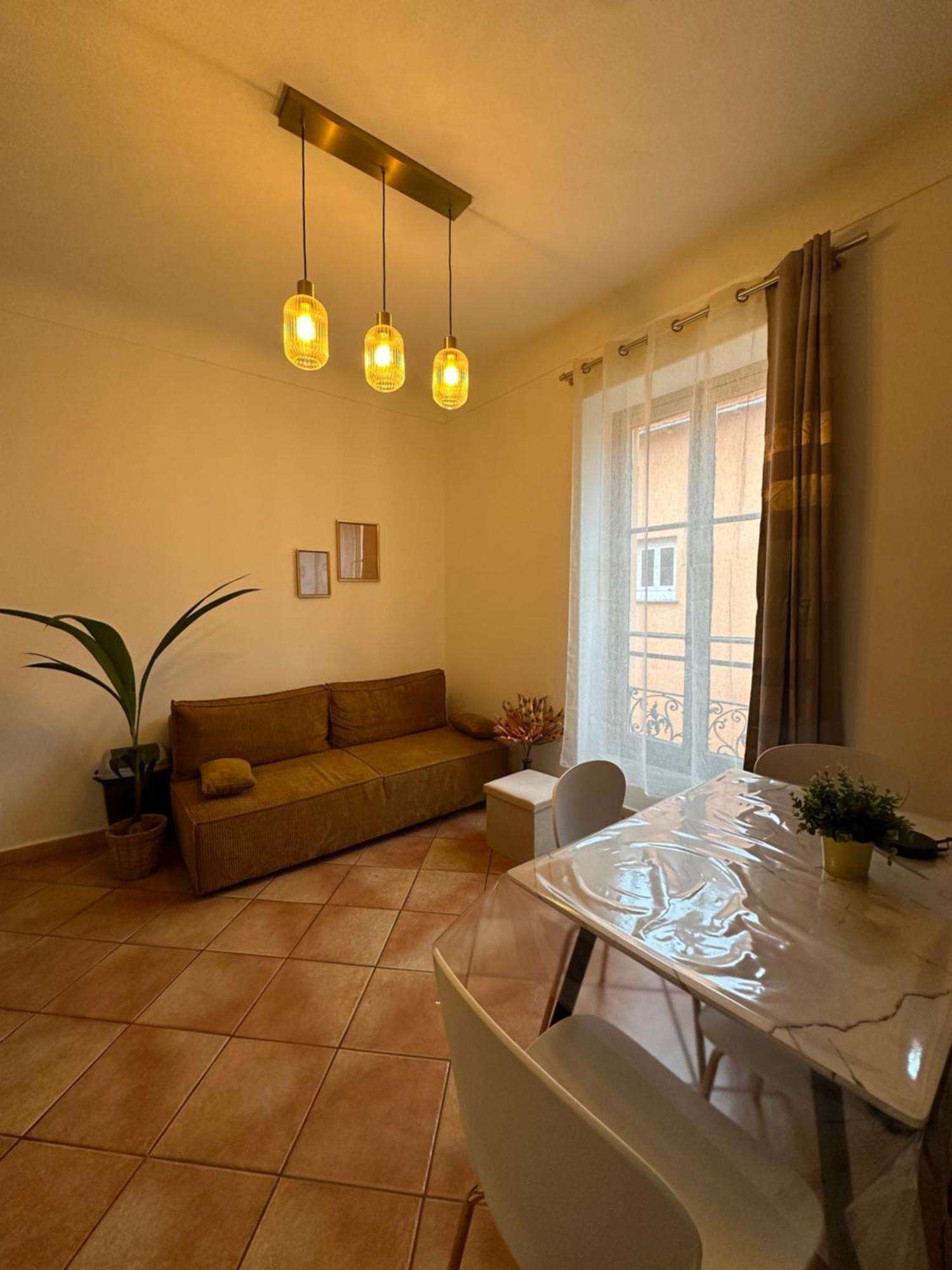 Villarey Home - Central Apartment In Ментона Экстерьер фото